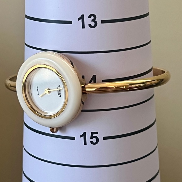 Gruen Precision Interchangeable Bezel Bangle Watch • Quartz • 12 Colors • Boxed - Picture 11 of 11